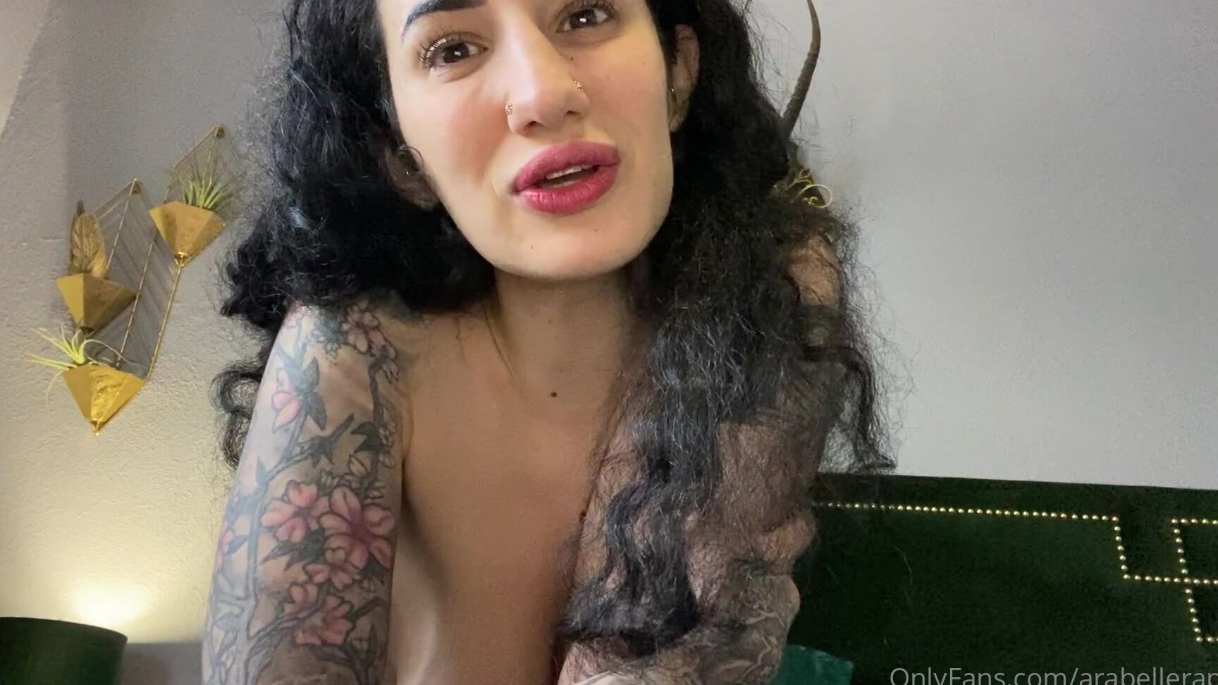 arabelleraphael-22-10-2020-1122344169-naked-qna