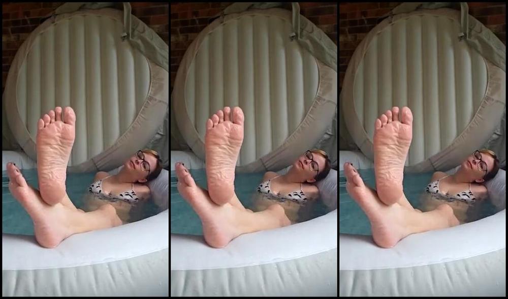 Tays Toes Nicknamed Taystoes 10 24 2023 Onlyfans Video Swipe For Live Replay Bat Bikini In The Hot Tub Talking Flashing Amp