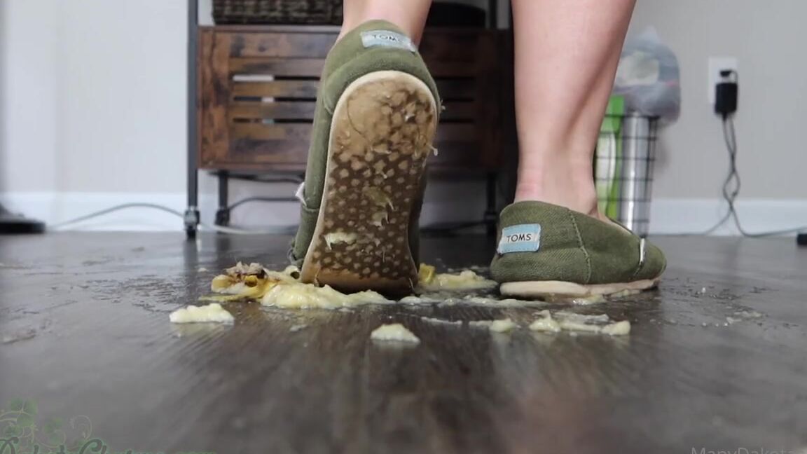 Dakota Charms Nicknamed Dakotacharms Onlyfans School Girl Bully Domination