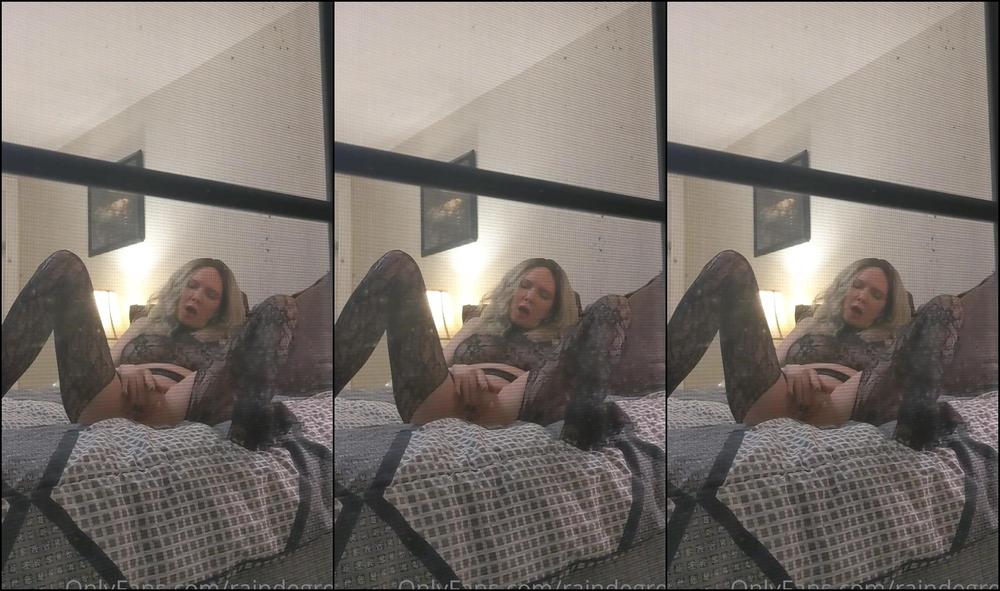 Raindegrey 304209520 05 10 2020 Peeping In Some Windows