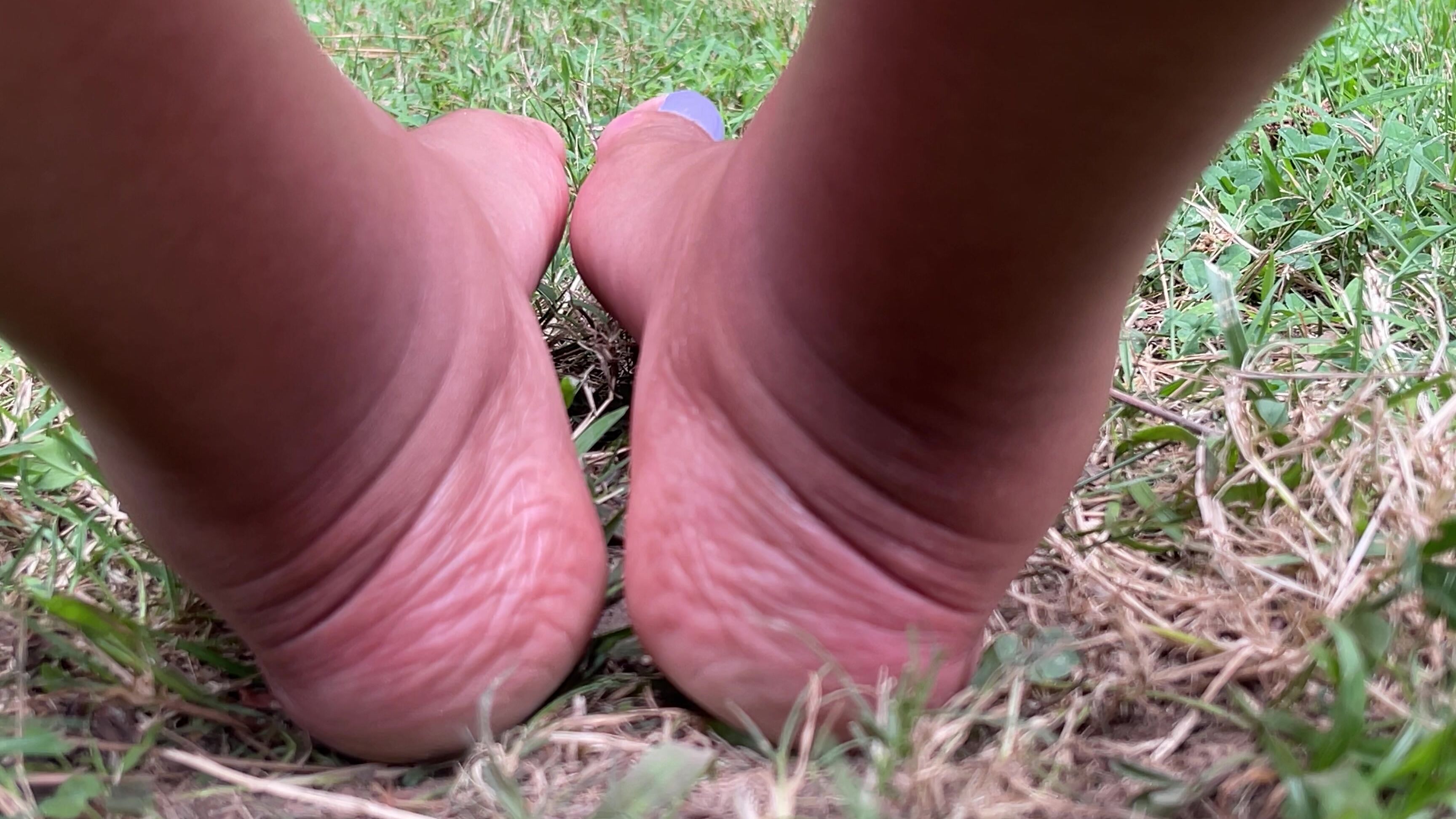 Feet, Dirty Feet, Nylon Worship, Ebony Foot Fetish, Foot Fetish outdoor nylon play pt 2 ManyVids
