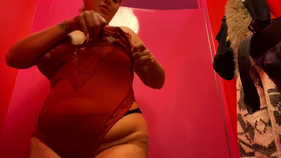 Noracharm Being Naughty In The Changing Room