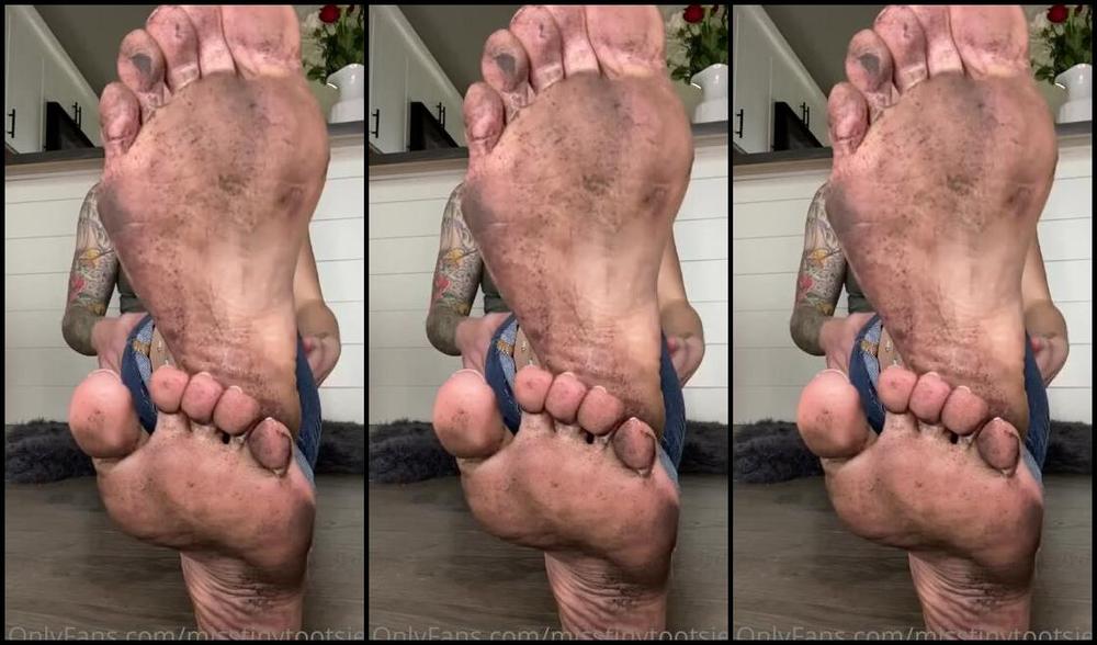 Misstinytootsies Onlyfans Clean My Dirty Soles Footboy
