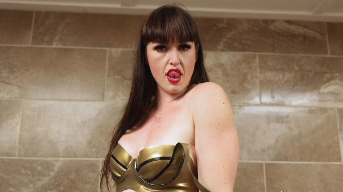 Vivienne Lamour Marking My Territory With Piss