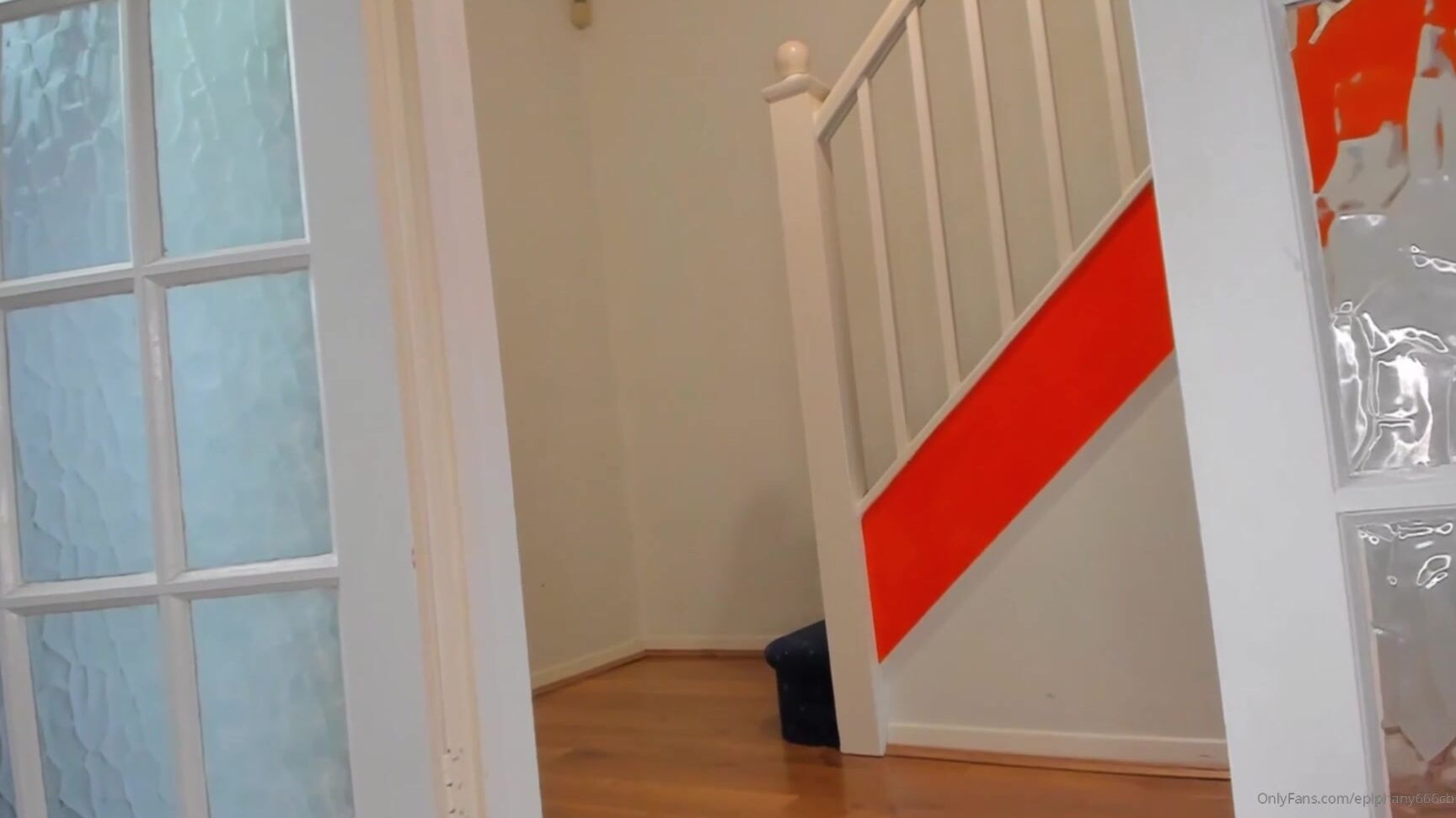 Epiphany Cb Maid Perv Spy Cam Live Cam Show Recording Perv On Maid Epiphany While She Polishes And B