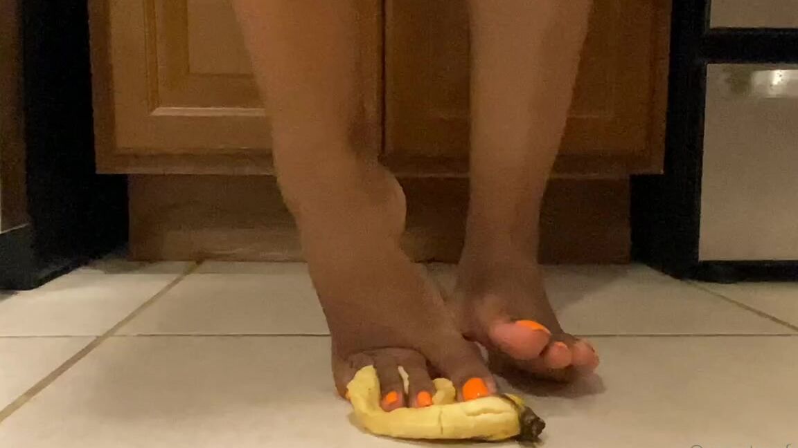 Sassy Toes Aka Sassytoesforyou Onlyfans Banana Smash Video