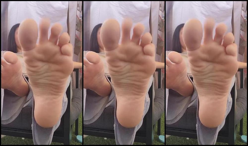 Goddess Nicole Aka Nicolesgoddesssoles Foot Fetish 10 03 2023 Onlyfans Video You Want A Hit Foot Boys Hit My Blunt Between My Toes