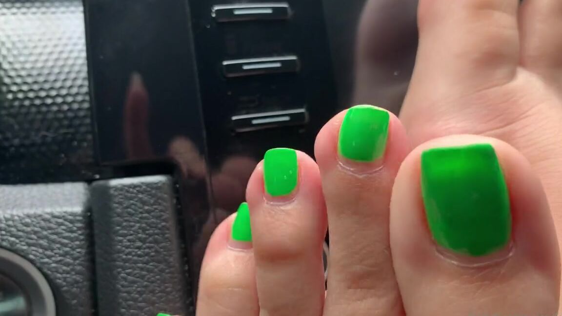 Natasha Aka Vibez3 Onlyfans Better Visual Of My Chipped Outgrown Toenails 1