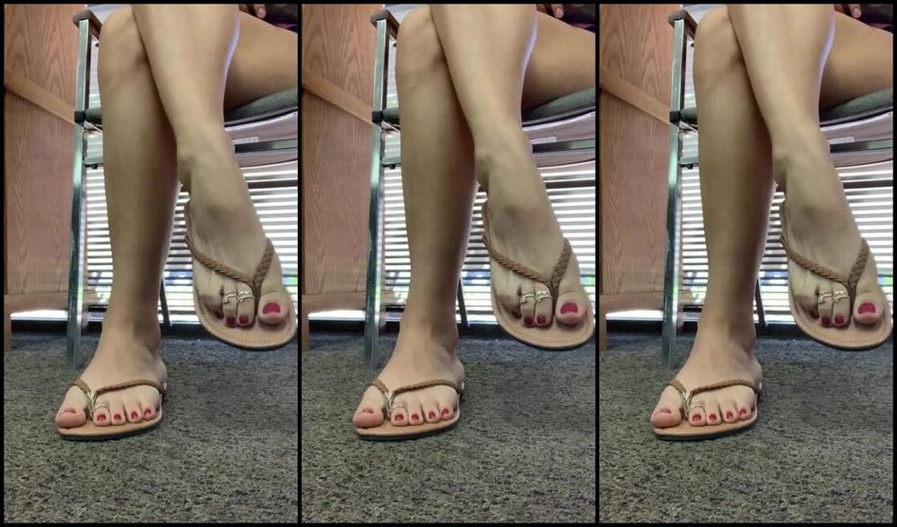 Solidgoddess Onlyfans Quick Public Sandal Tease At The Chiropractor Before I Got Interrupted