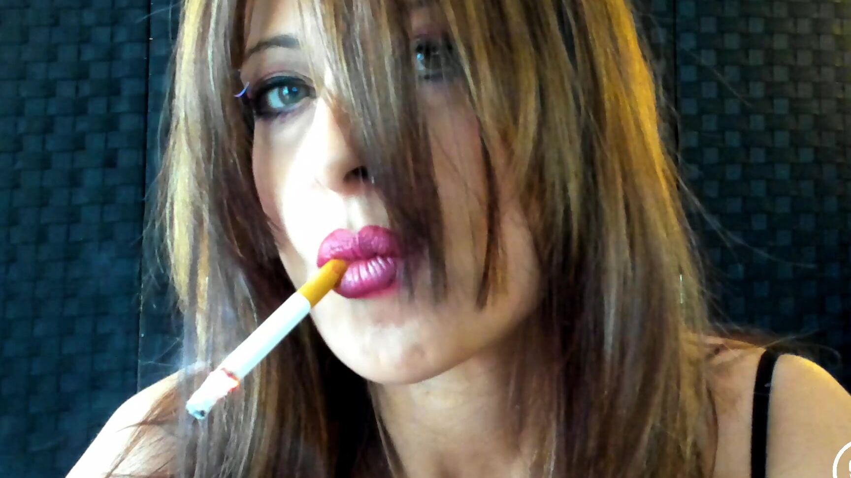 Sandisquirts Smoking A Brown Cork Cigarette Close Up Manyvids