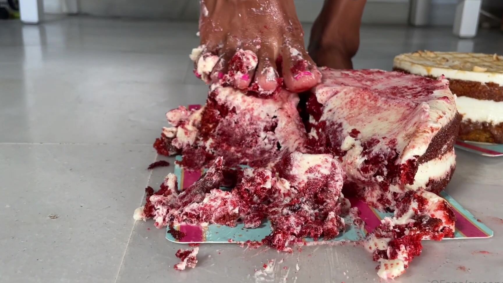 Queenstarb Cake Crush With Feet With Ass Then Help Me Clean It
