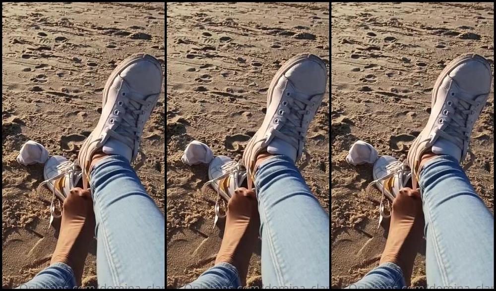 Domina Clara Nicknamed Domina Clara Onlyfans Last Day I Wear This Nyloned Socks For A Sub I Went To The Beach