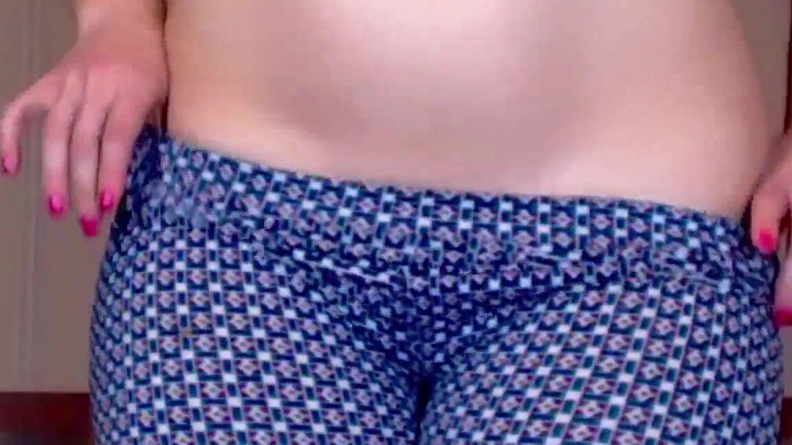 "JuliaCrown" cameltoe, closeups, leggings, pussyteasing, teaseanddenial camel toe teasing Manyvids