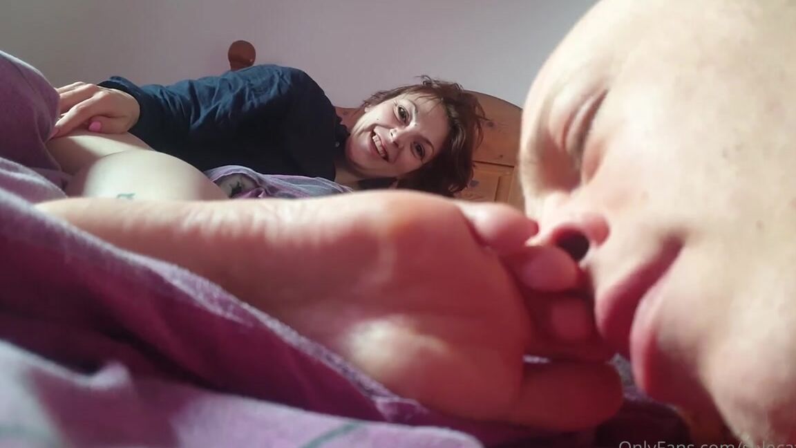 Greatbritishfeet Aka Solecatcher Onlyfans Moments After Waking Up Her Super Soft Wrinkled Soles Were Caked In His Cum