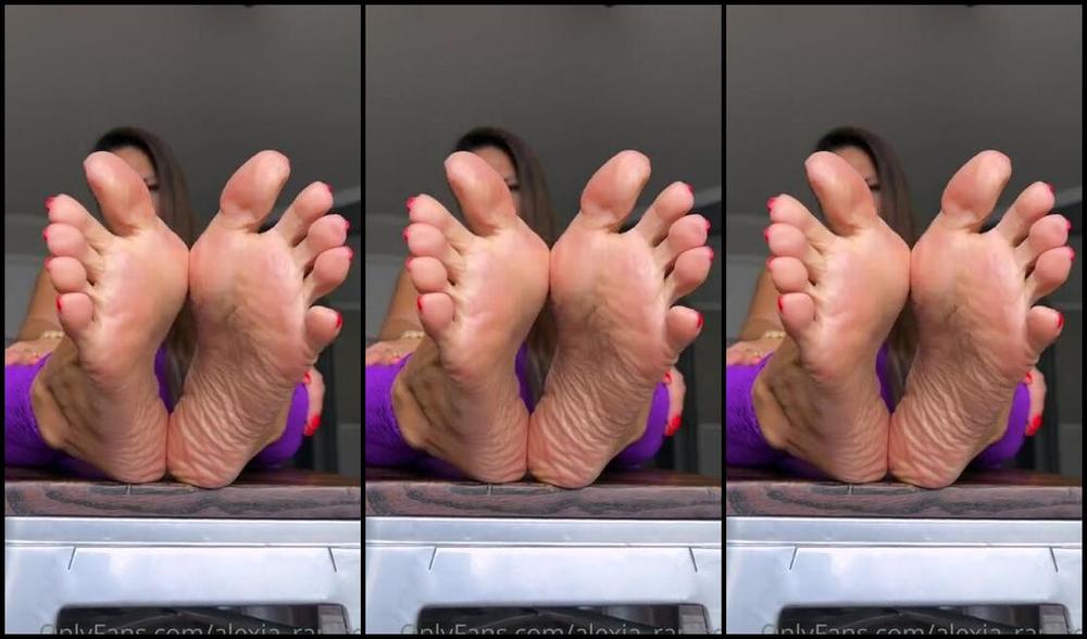 Alexia Ramsey Onlyfans I Hope You Like This Pedi Because I Have A Lot Of Upcoming Content In It Lol Check Out My Story Now