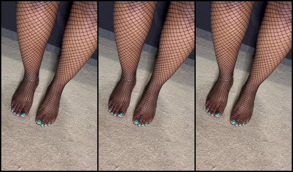 Sassy Toes Aka Sassytoesforyou Onlyfans I Always Have To Buy New Fishnets After I Take Pictures With Themhe Always Rips Them Off 2 1