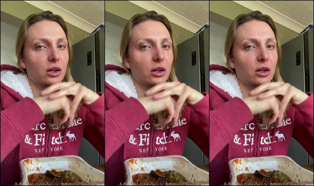 Victoria Peach My Usual Daily Chitchat Excuse My Face I Don T Know Why I Have That Expression On My F