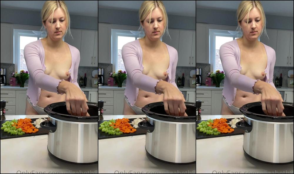 Elizabeth88 2708872143 12 23 2022 Trust Me This Is What I Always Wear When I Cook