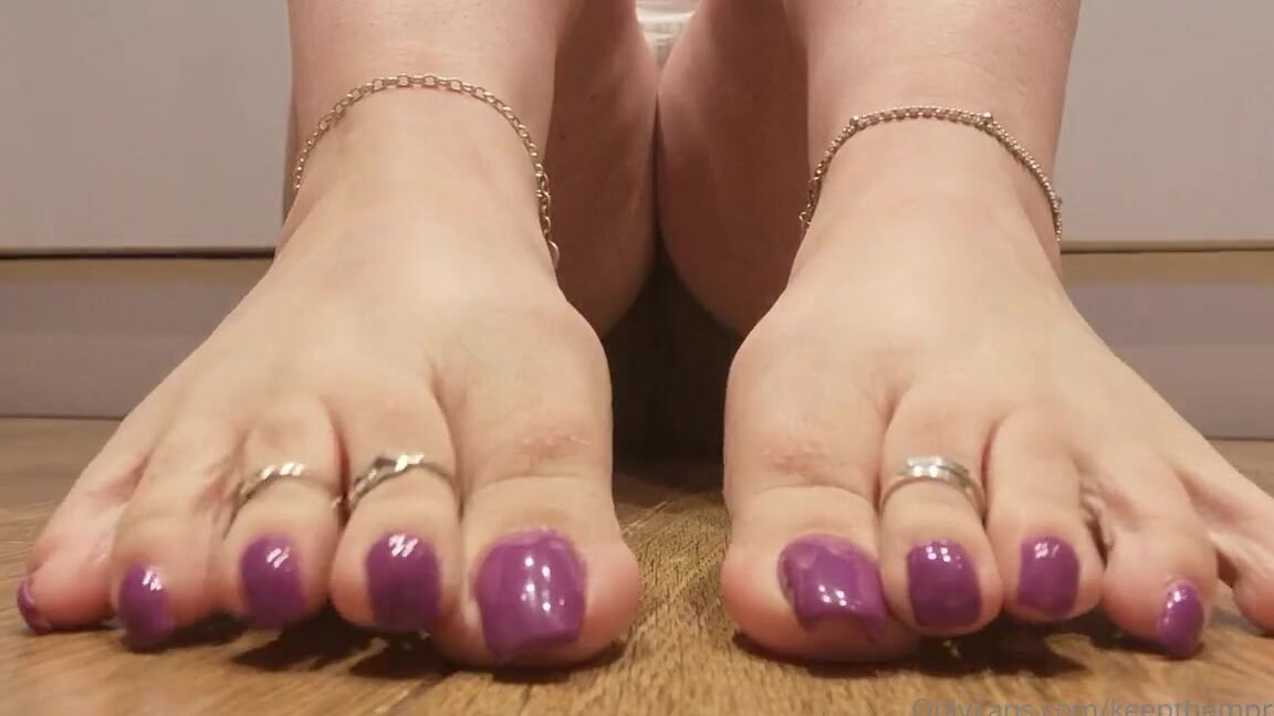 Ktp Nicknamed Keepthemprettyx Foot Fetish 04 24 2021 Onlyfans Video 5 Minutes Of Me Tapping My Long Toenails On The Hard Floor Makes Such A