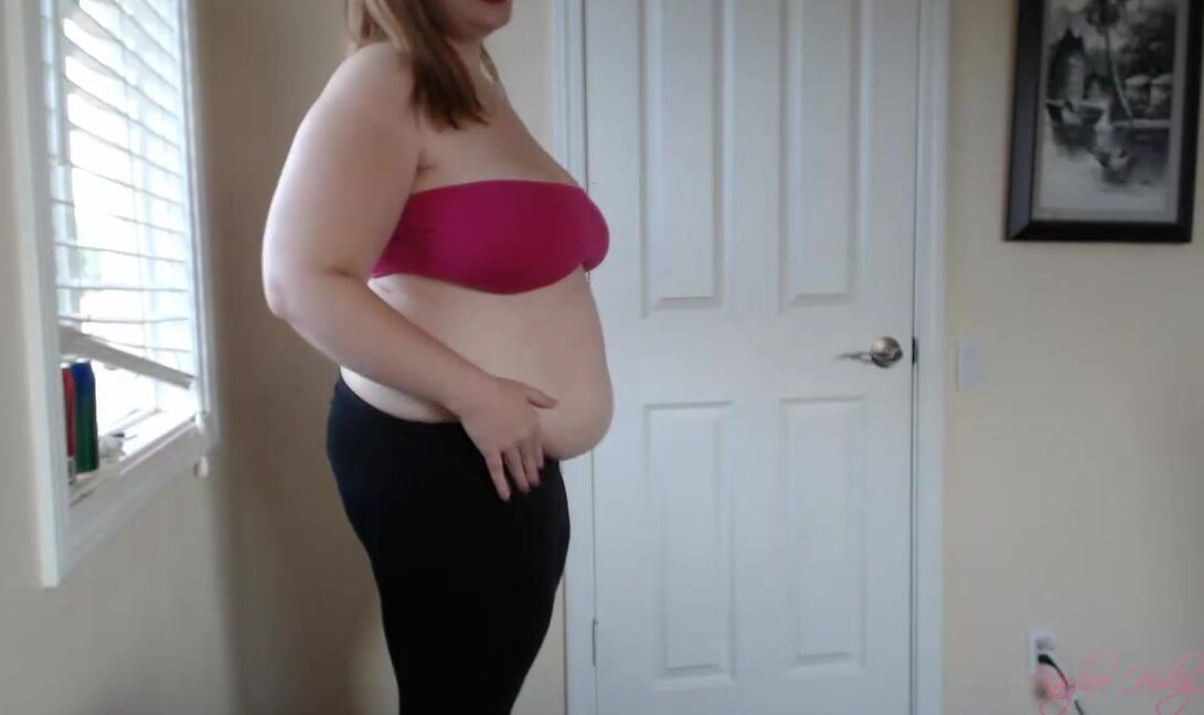 Kaylee Holly Fatty In Leggings