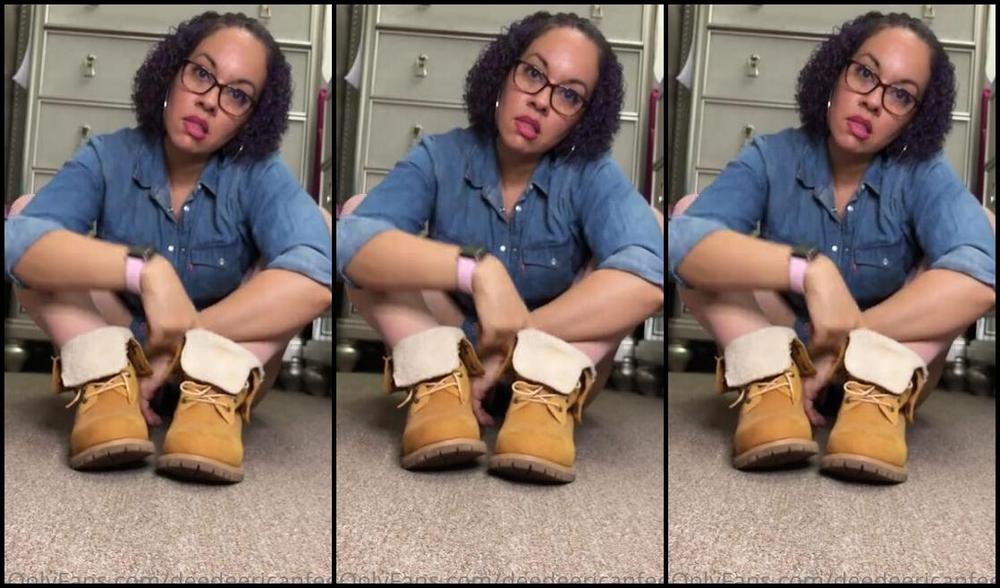 Deedeericanfeet Onlyfans Gm Pink Thigh High Nylons And Timbs