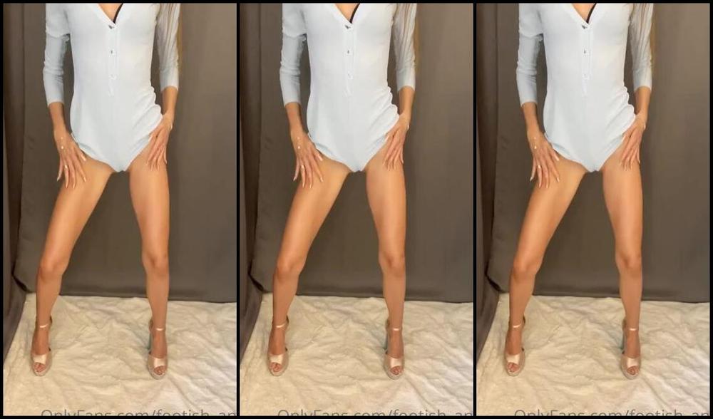 Goddess Anna Nicknamed Footish Ann Onlyfans Этот Маленький Комбинезон Крошечный Продолжает Тянуть Против Моей Киски Но Я Не Думаю Ты Жалуешься D