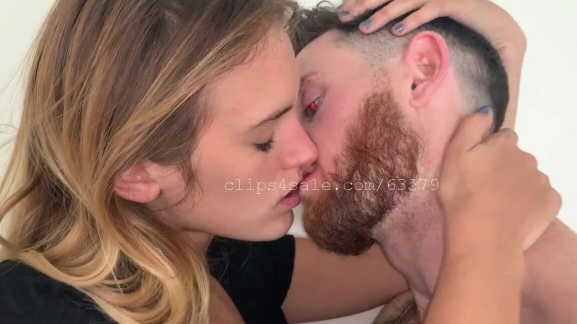 Kissingchannel Nicknamed Kissingchannel 01 11 2020 Onlyfans Video Ted And Lauren Kissing Friday