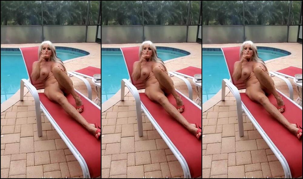 Sally Dangelo Naked Milf Smoking