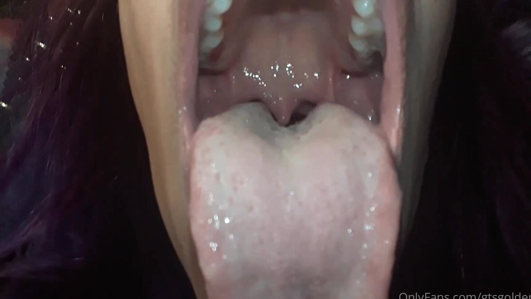 Gtsgoldenlace I Persuade My Friend To Climb Into My Mouth I Promised I Wouldn T Swallow Him Oops