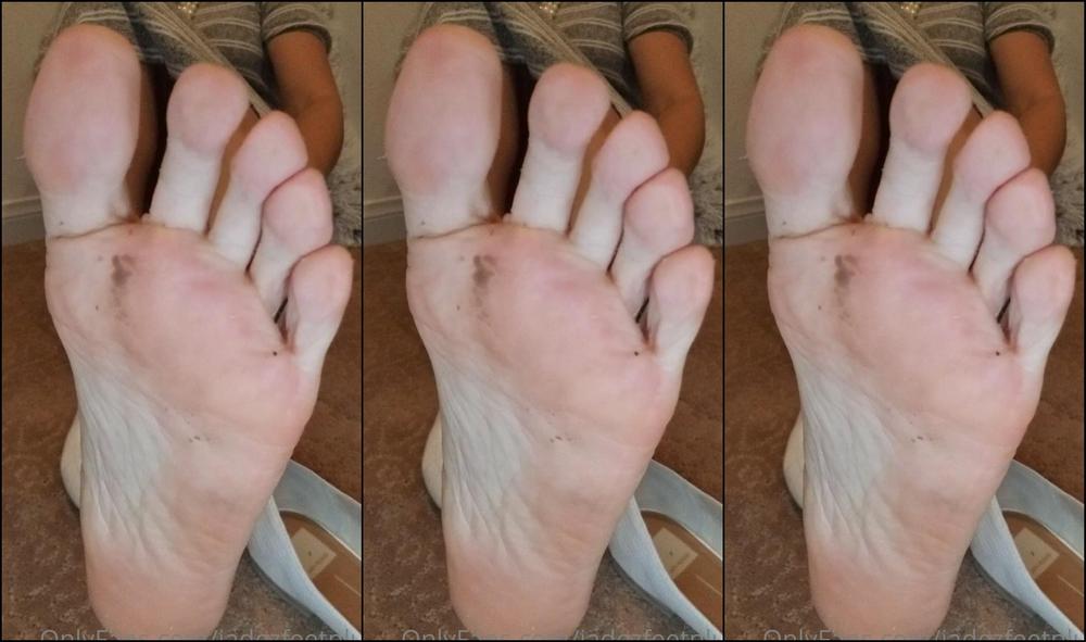 Jadezfeetplus 2257847068 10 27 2021 216427101