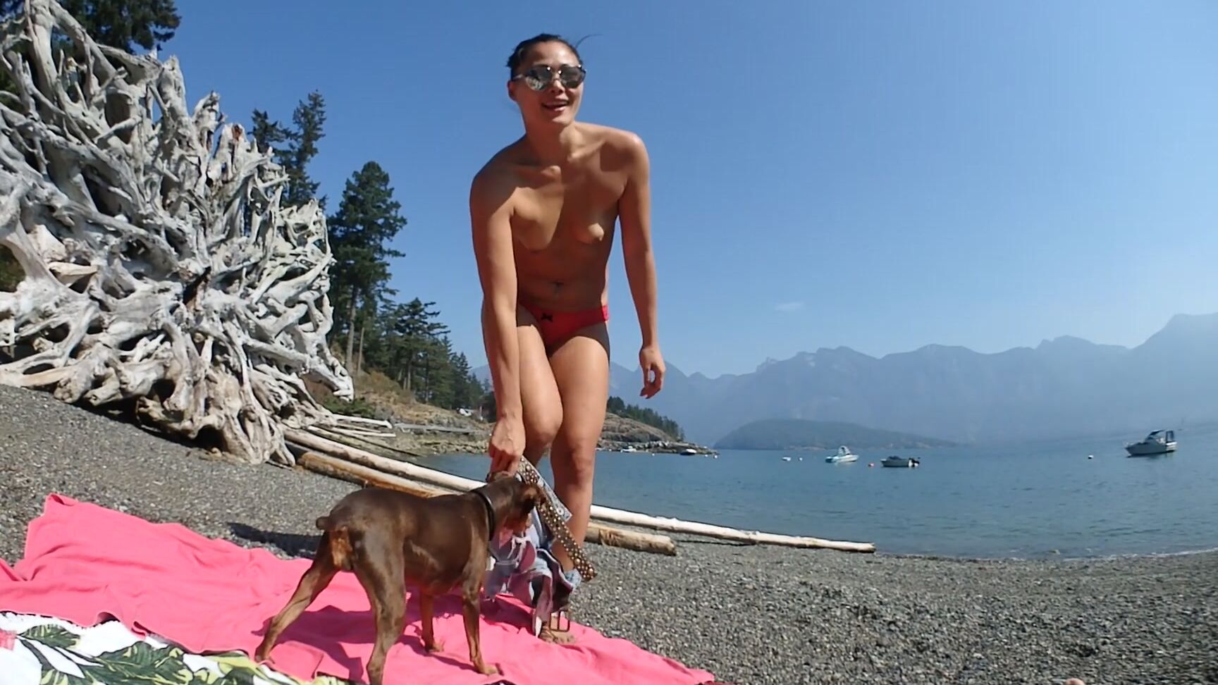 Katemaxx 14446692 10 09 2018 Changing On A Public Beach