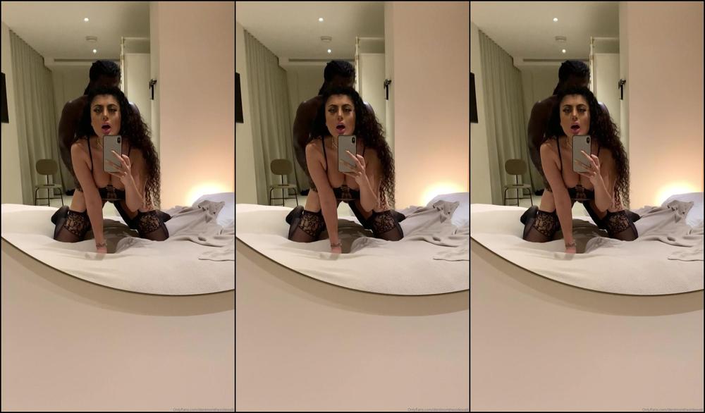 Denimonthesidewalk When There S A Huge Mirror Next To The Bed That Can Only Mean One Thing Record Yourse