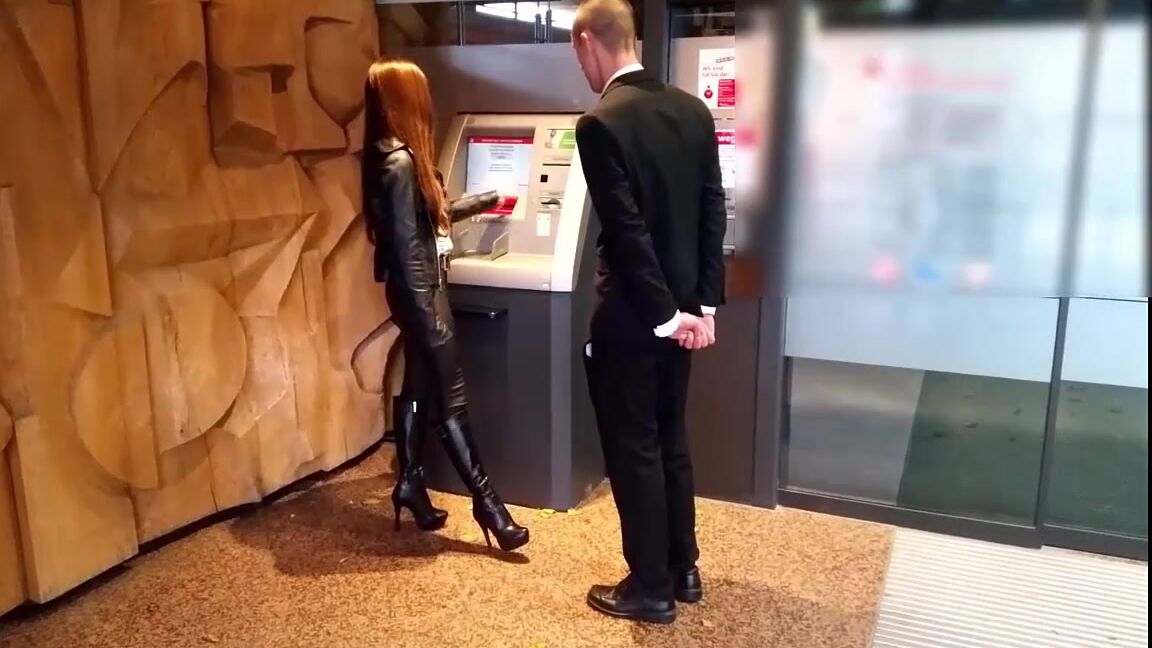 Herrinlady Onlyfans Zahltag Fr Mein Sklavenschwein Ich Schrpfe Die Sklavensau Direkt Am Bankautomat Vor Zuschauernp