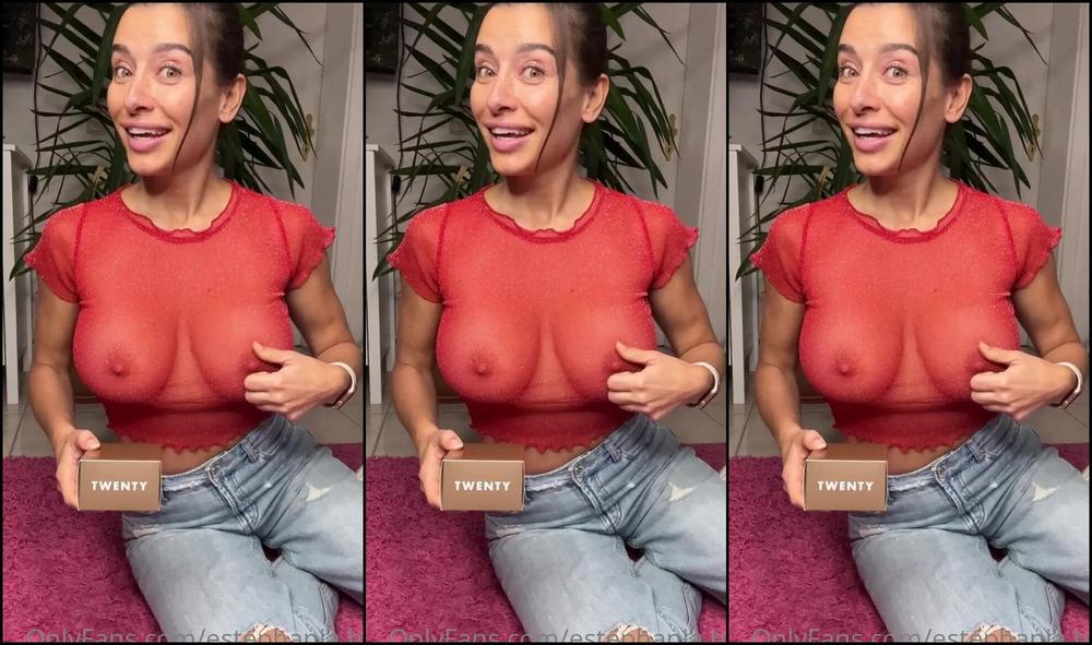 Estephania Ha You Seem To Like Red We Reached The First In The Front