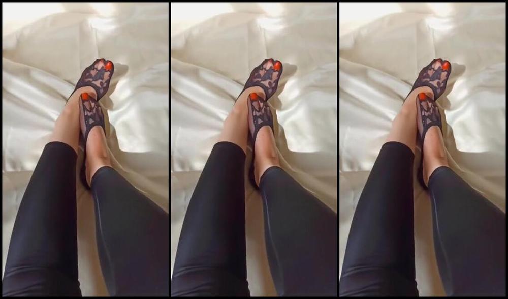 Mistresselif Onlyfans Ojeli Trnaklarm Seni Kendinden Geirecek Ayaklarm Yalamaya Altnda Ezilmeye Ne Kadar Dayanabilir