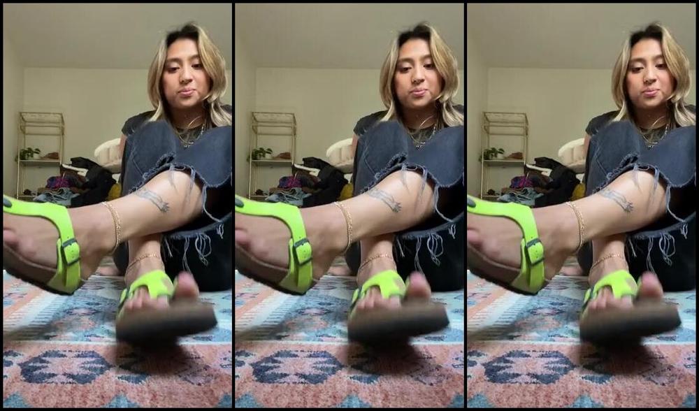 Asiansmartsoles Onlyfans I Bet I Look Good With Neon Green Lingerie Like My Slip Ons Lolp