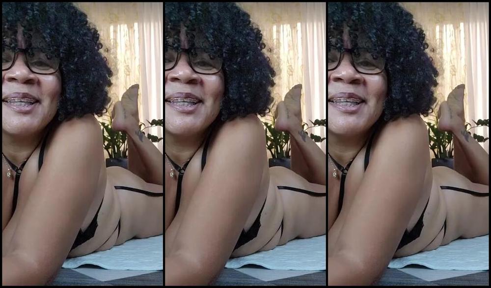 Meryann Aka Solesqueenrd Onlyfans Morning Mood Who Wants To Be Sucked While Wach My Beautiful Soles