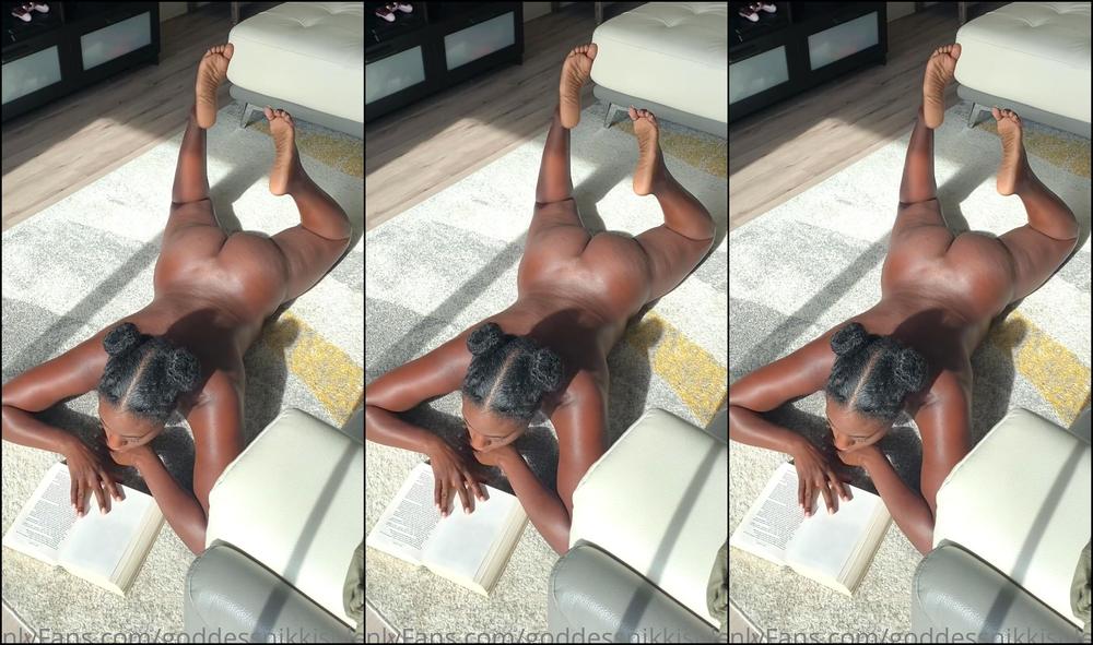 Goddessnikkisoles Pov You Just Woke Up To Me Reading Early Morning Sunlight Pouring In Laying There With