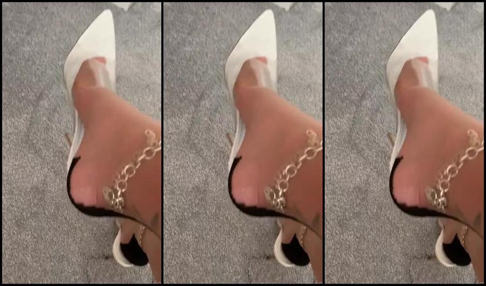 Killersexyfeets Nicknamed Killerkell Onlyfans You Watching Me I Know You Are And I Love It This Is A Golden Oldie From Way Back 2 Years