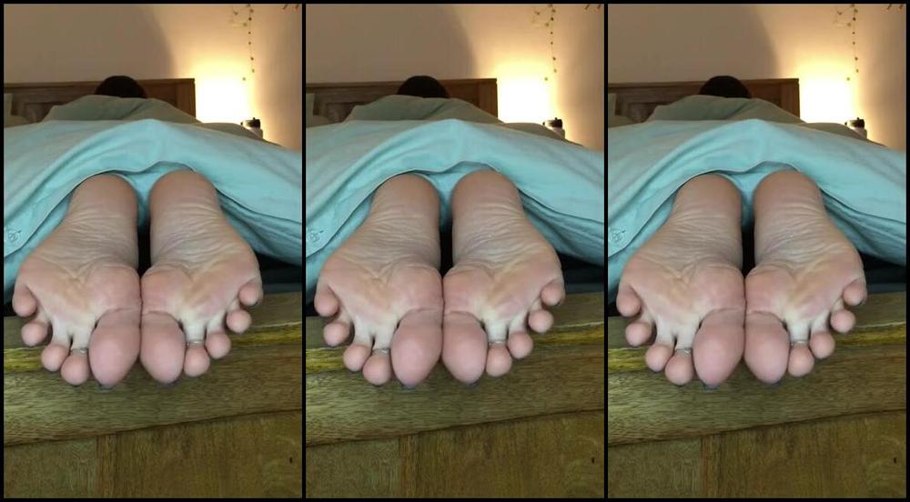 Mimisfeet1 Aka U81134601 Onlyfans Little End Of The Bed Sole Tease Video To Help You With That Sunday Evening Wank
