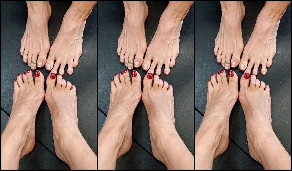 Flirtygirl370Z Nicknamed Flirtygirl370Z Onlyfans Toesies Andor Toe Wrestling With My Bestie In The Gym Its Nice To Stretch After Lifting