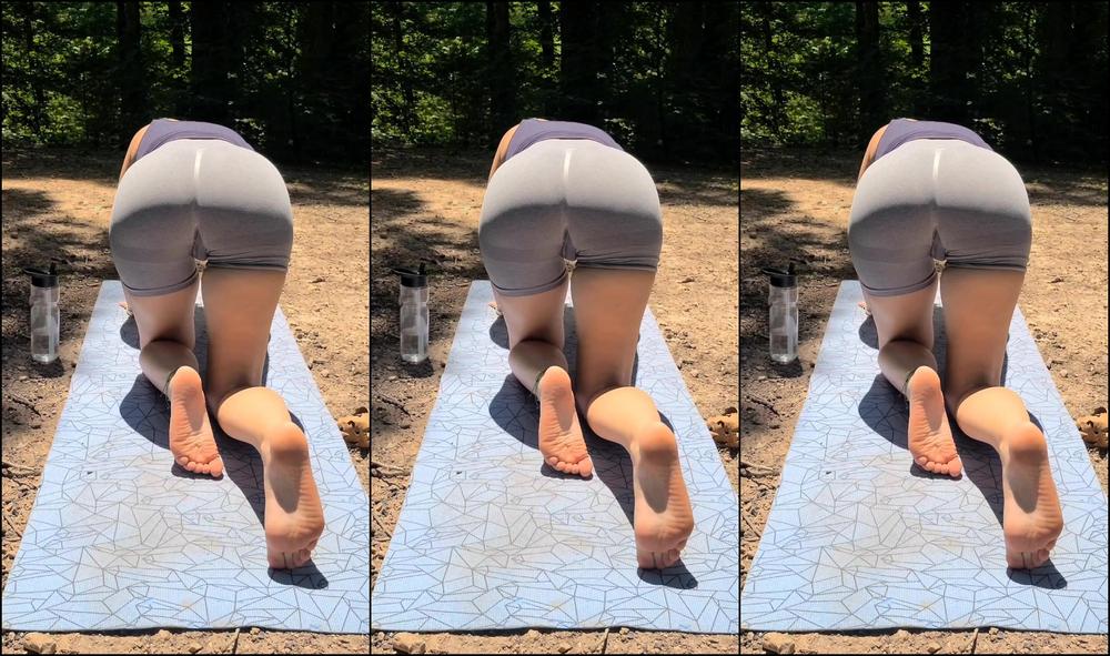 "KittyUV" barefoot, jeanspantswetting, outdoors, pee, yogapants Outdoor Yoga Pissing my Pants manyvids