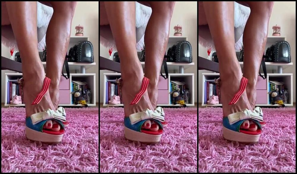 Froggeevip Onlyfans Heels Dangling And Much More Enjoy The Weekend