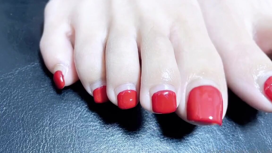 Miichannel R Nicknamed Miichannel R 04 04 2024 Onlyfans Video Foot Nail Zoom