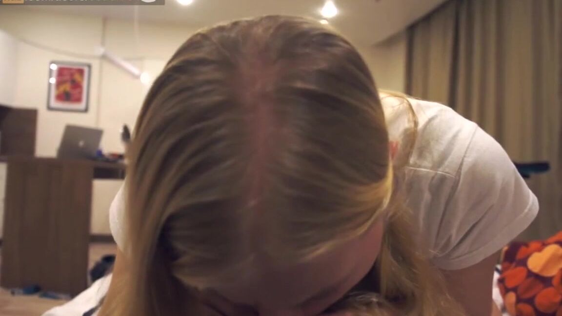 Codefuck От первого лица блондинка потрясающе соснула (Alexandra Codefuck) PornHubPremium