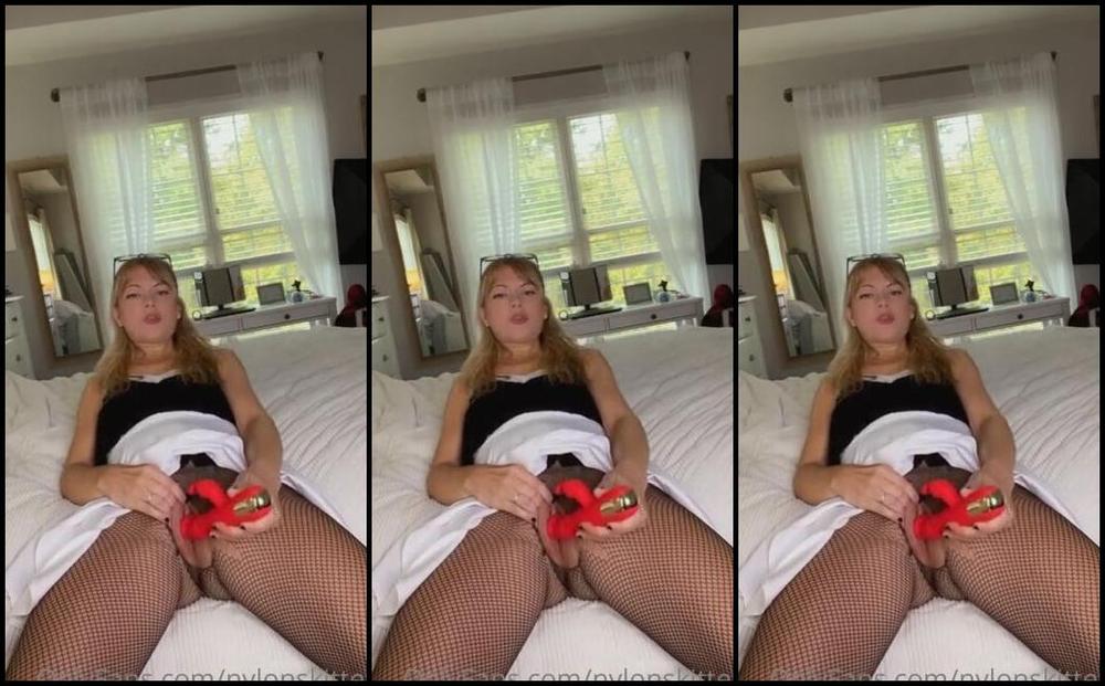 Nylonskitten Nicknamed Nylonskitten 10 11 2022 Onlyfans Video Fishnets No Panties Sucking My Bare Toes By Request I Had To Be Quiet Vzu