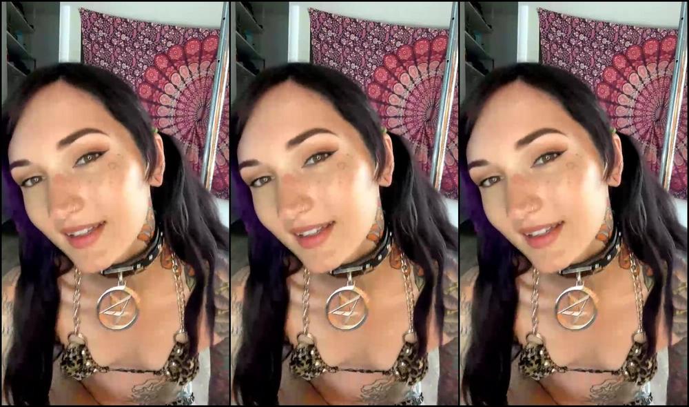 Suicidegirls Stream Started At Pm Natashagrey Your Petite Year Old Nympho Next Doo