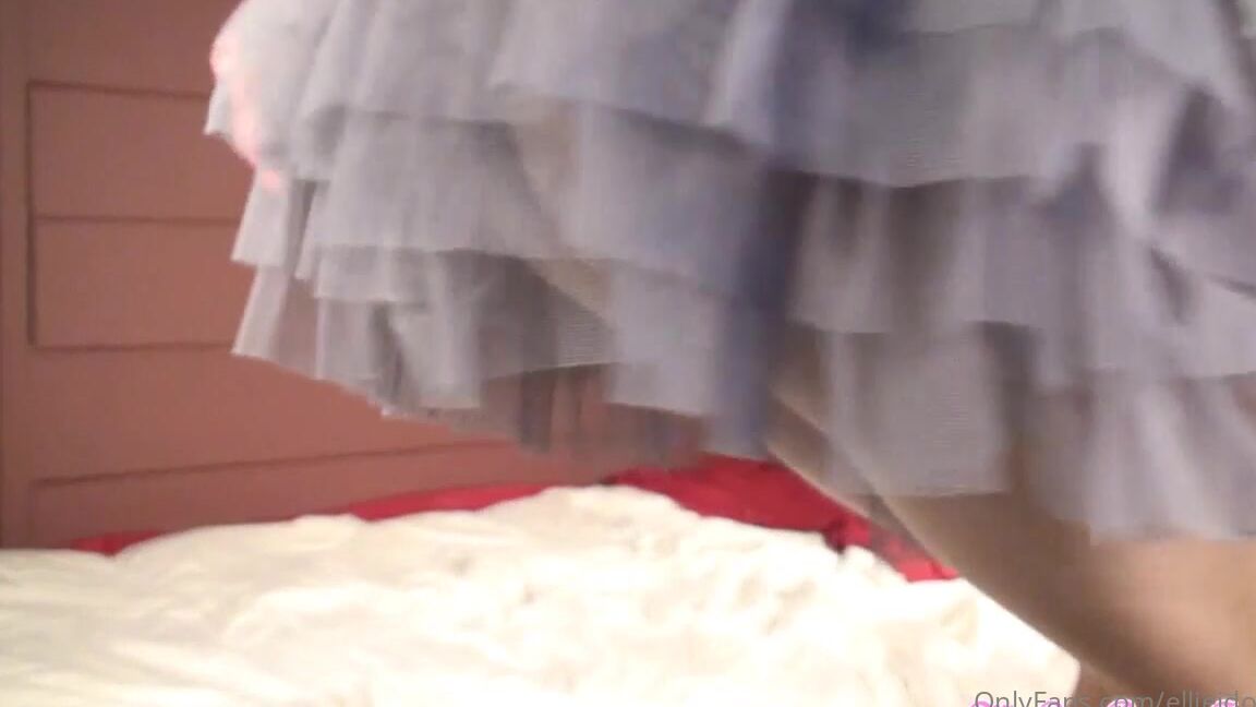 Ellieidolfemdom Pay Up Piggy P Non Nude Video I Look So Goddamn Sexy In My Tutu Skirt And Short Grey
