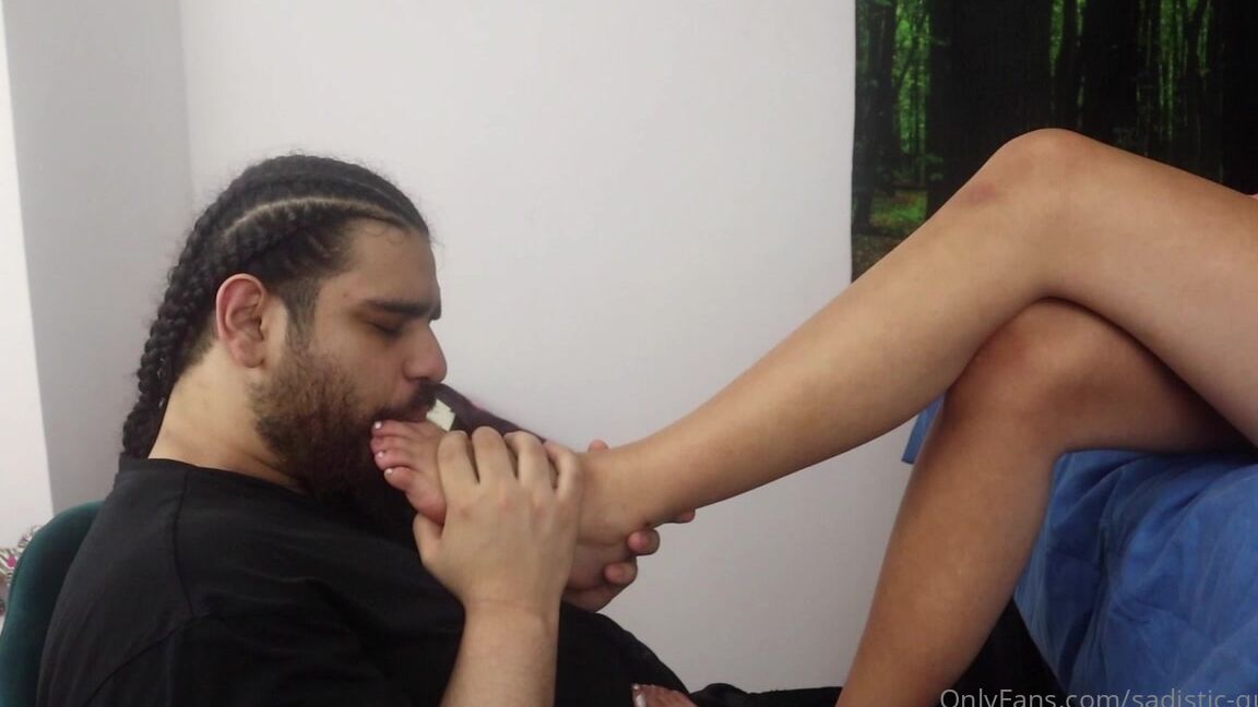 Sadistic Queen Smelly Gym Socks Feet Humiliation Hd P