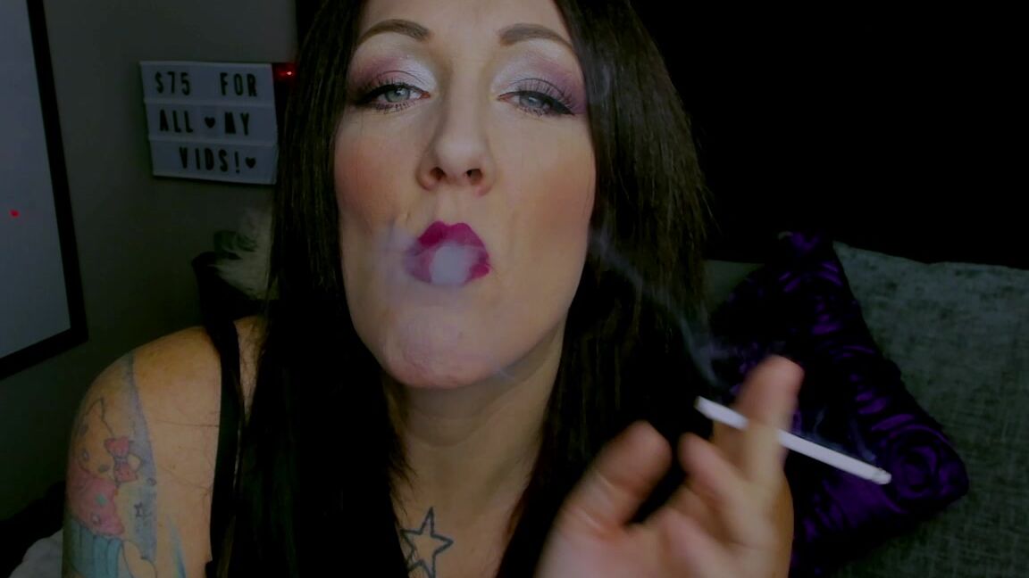 Morgan Reigns Hot Smoke Sessions With Me